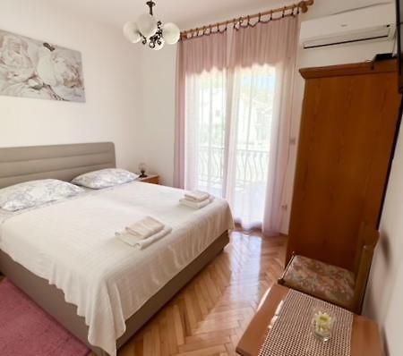 Studio With Balcony Jelsa  Zewnętrze zdjęcie