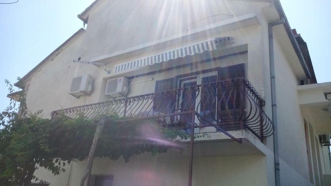 Studio With Balcony Jelsa  Zewnętrze zdjęcie